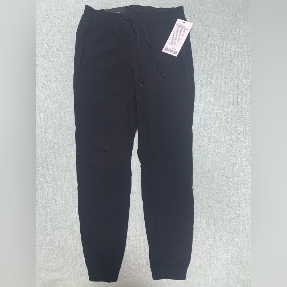 Lululemon NWT License to Train Textured Jogger Regular Size M, 29" Inseam Black